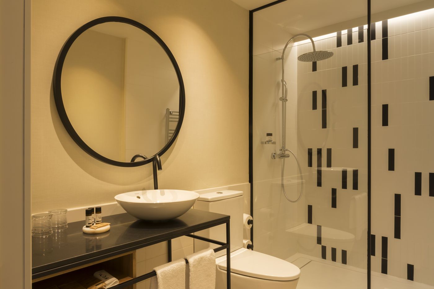 ICON-Embassy-Room-28