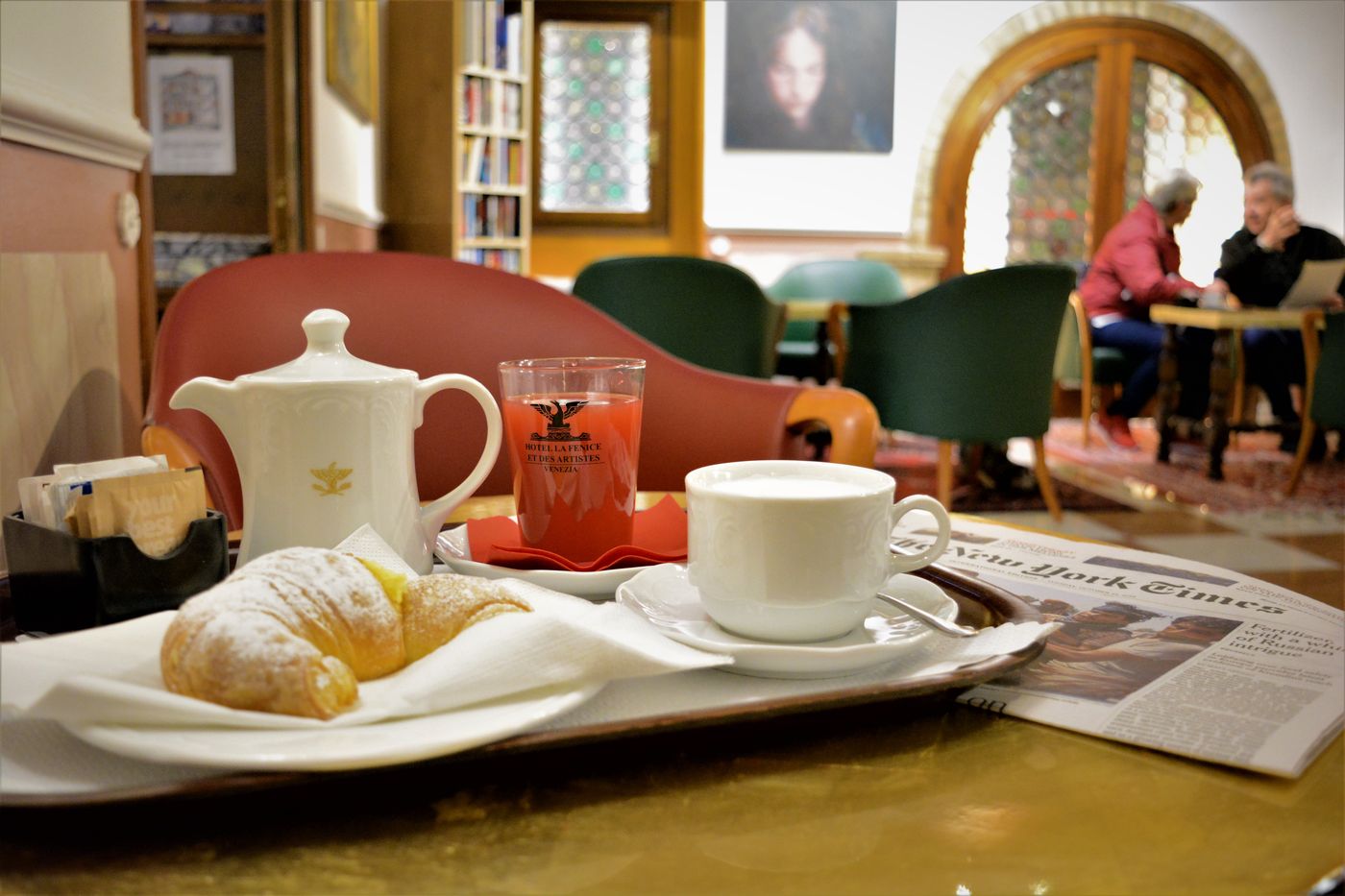 La-Fenice-et-des-Artistes-Bar-24