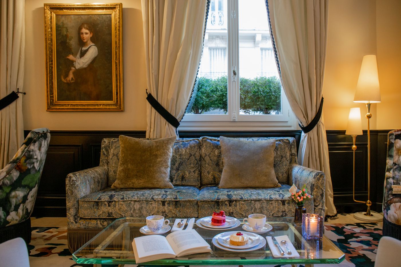 West-end-Paris-Lobby-24