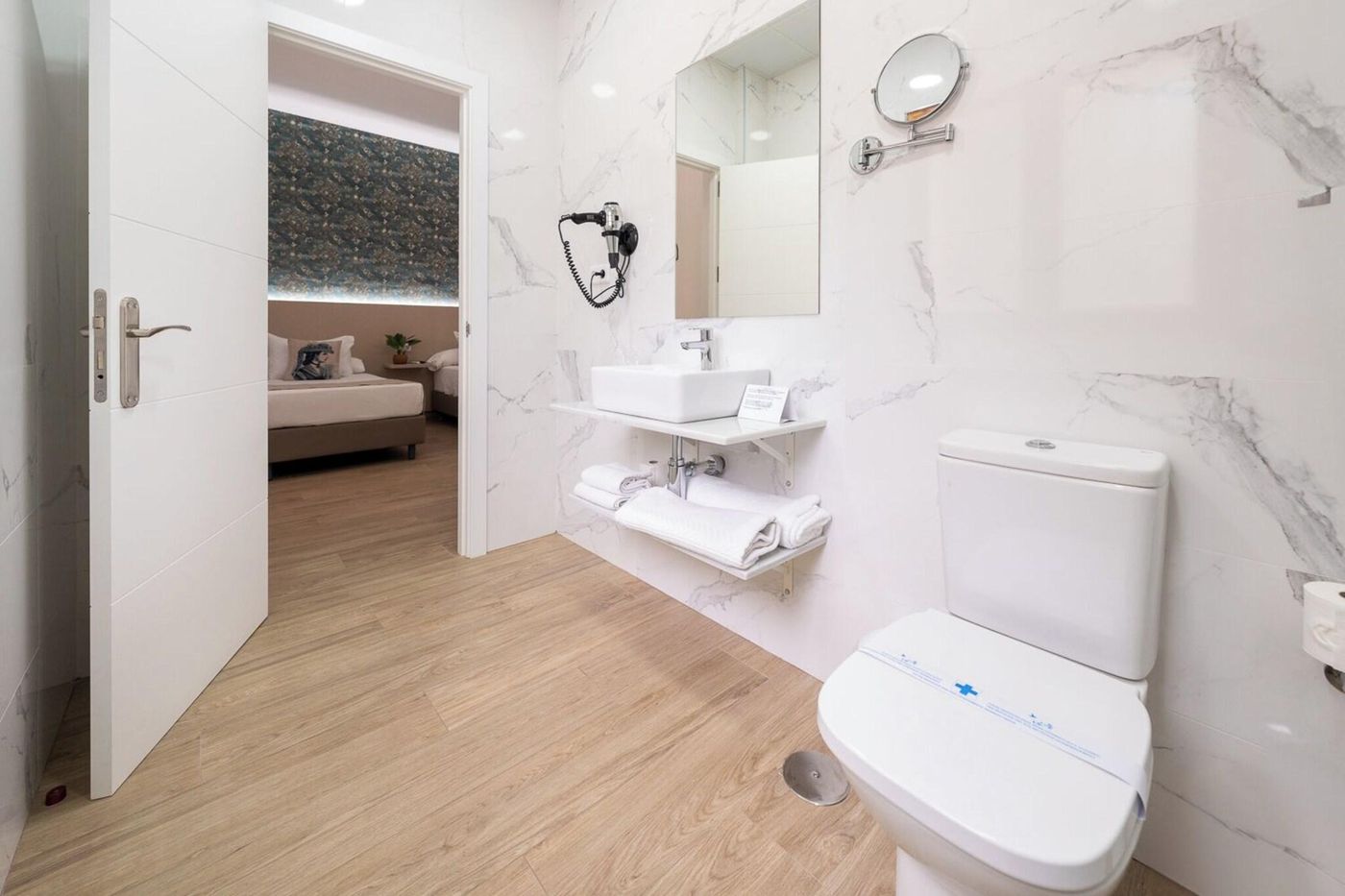 Hotel-Plaza-del-Castillo-Room-38