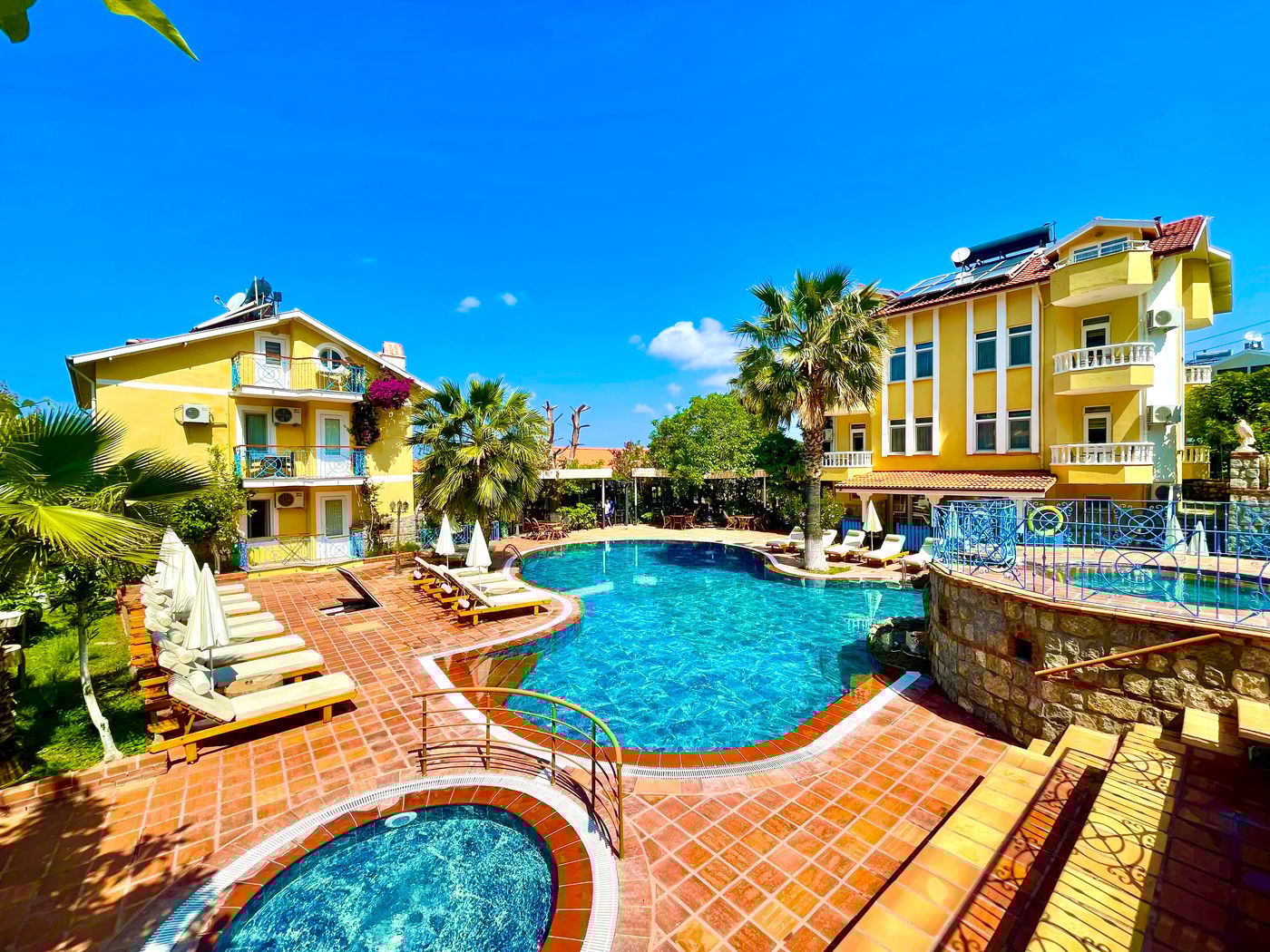 Mountain Valley Apartments 