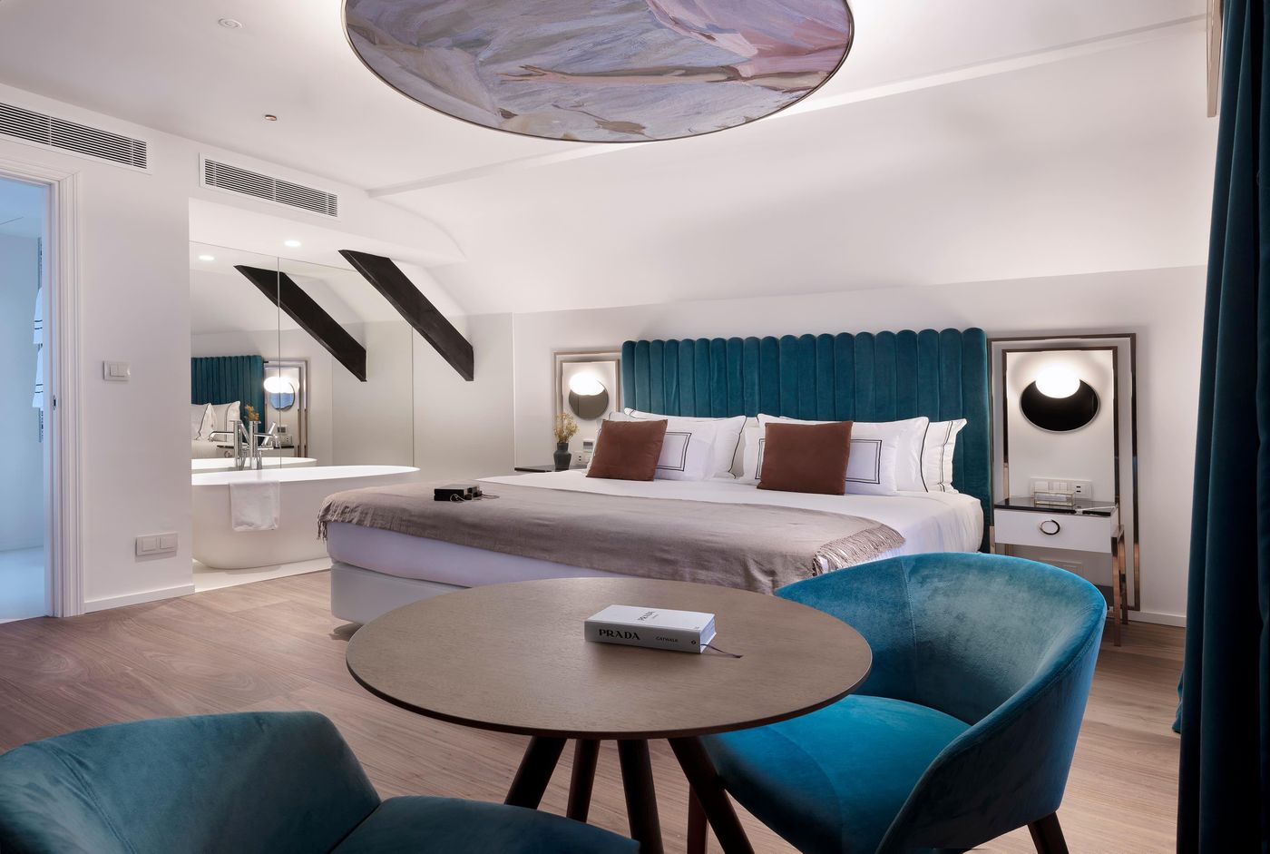 Melia-Paris-Notre-Dame-Room-32