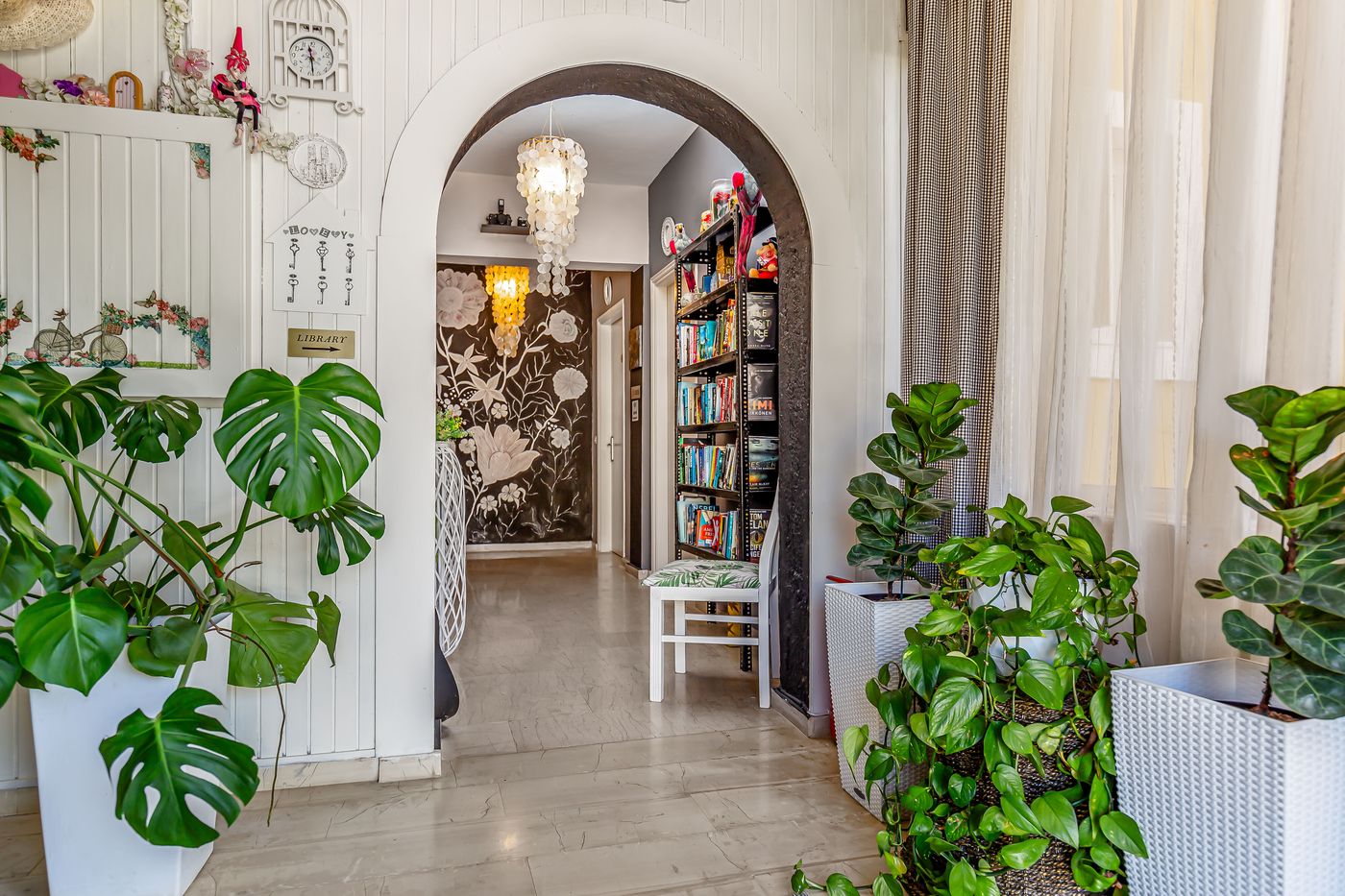 V-A--Boutique-Apartments-and-Suites-Lobby-52