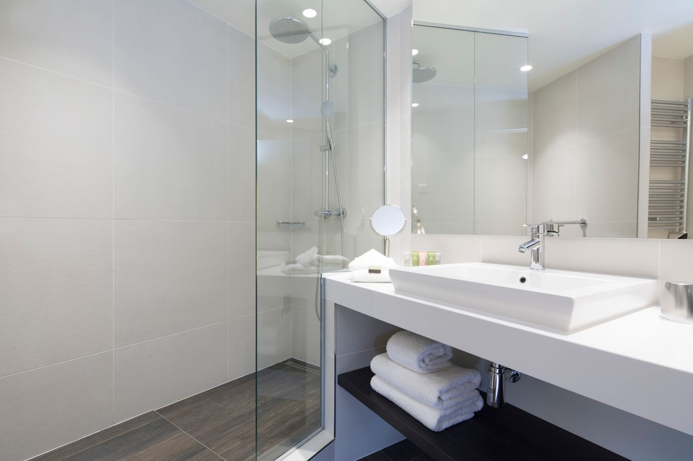 Garden-Elysee-Room-31