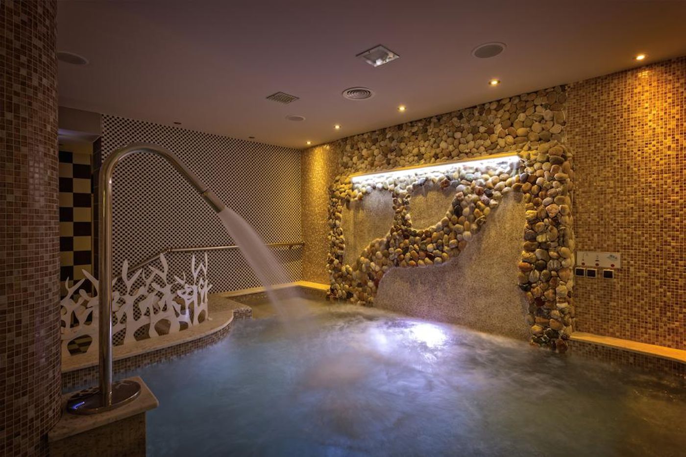 Lagomandra Hotel & Spa