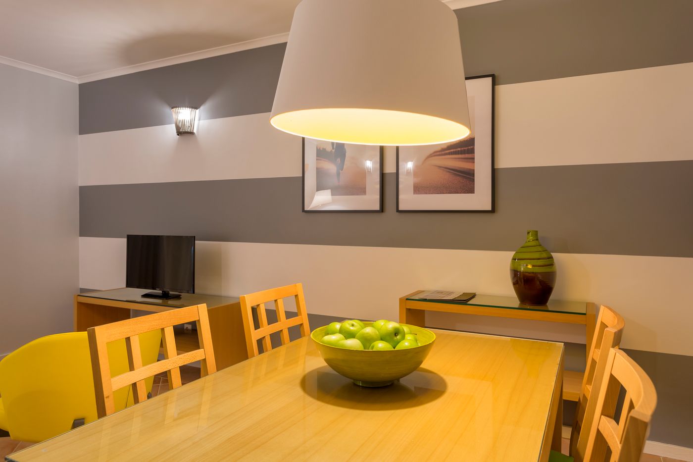 AP-Victoria-Sports---Beach-Room-26