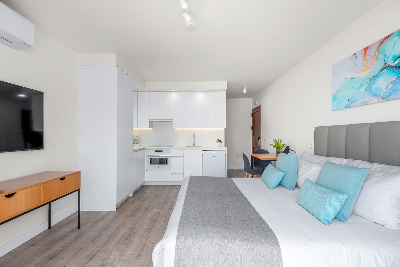 Wyndham-Residences-Golf-Del-Sur-Room-42