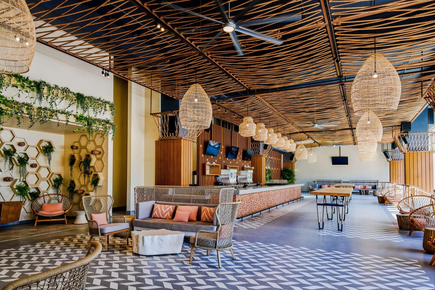 Virgin-Hotels-Las-Vegas-Curio-Collection-by-Hilton-Bar-14