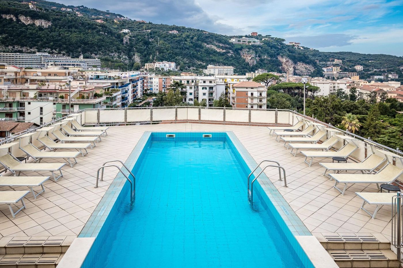 Grand-Hotel-Cesare-Augusto-Pool-1