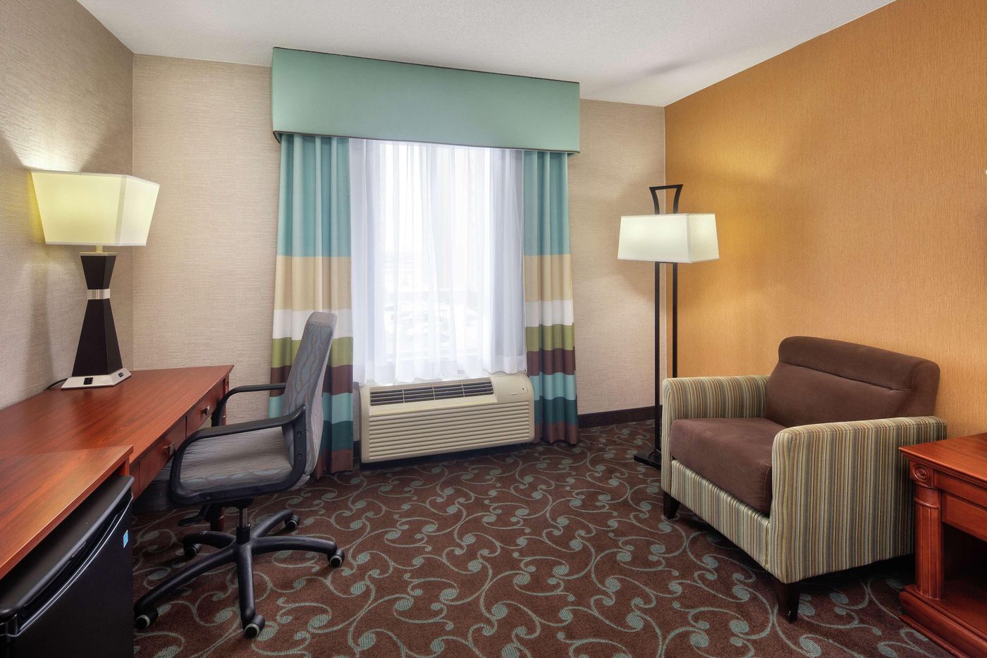 Hampton Inn & Suites Toronto Airport-Canada-MISSISSAUGA-Room-5