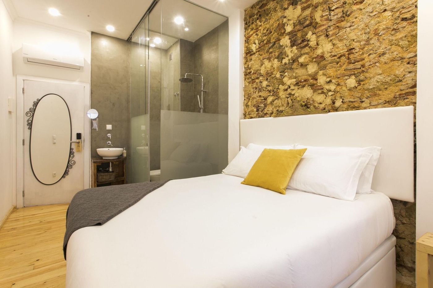 262-Boutique-Hotel-Room-19