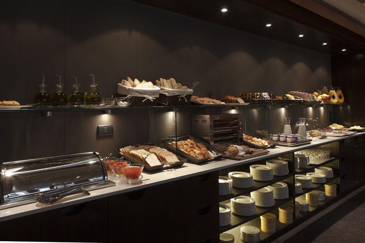 AC-Madrid-Avendia-de-America-General-view-39