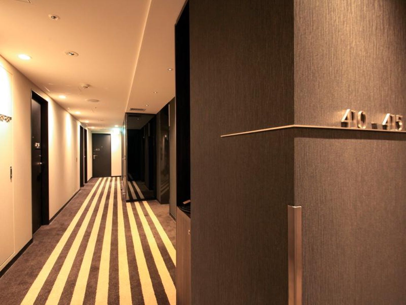 Hotel Sunroute Ginza-Japan-Tokyo-General view-5