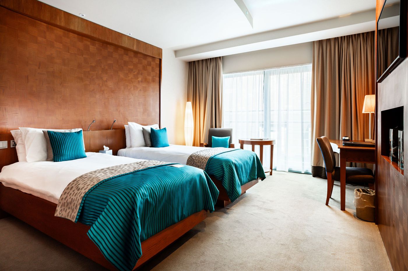 The-Royal-Yacht-Room-12