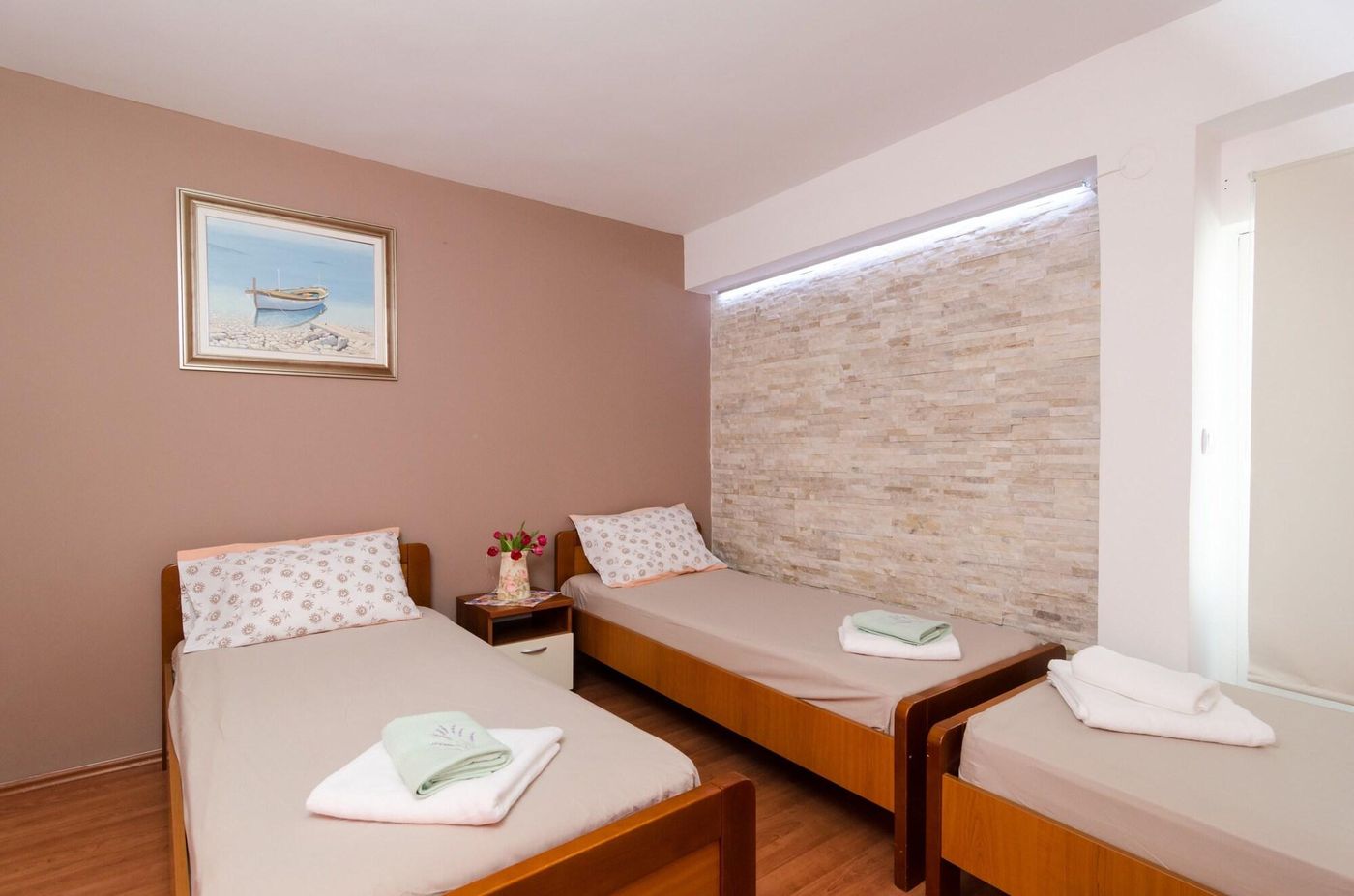 Guest-House-Cuk-Room-48