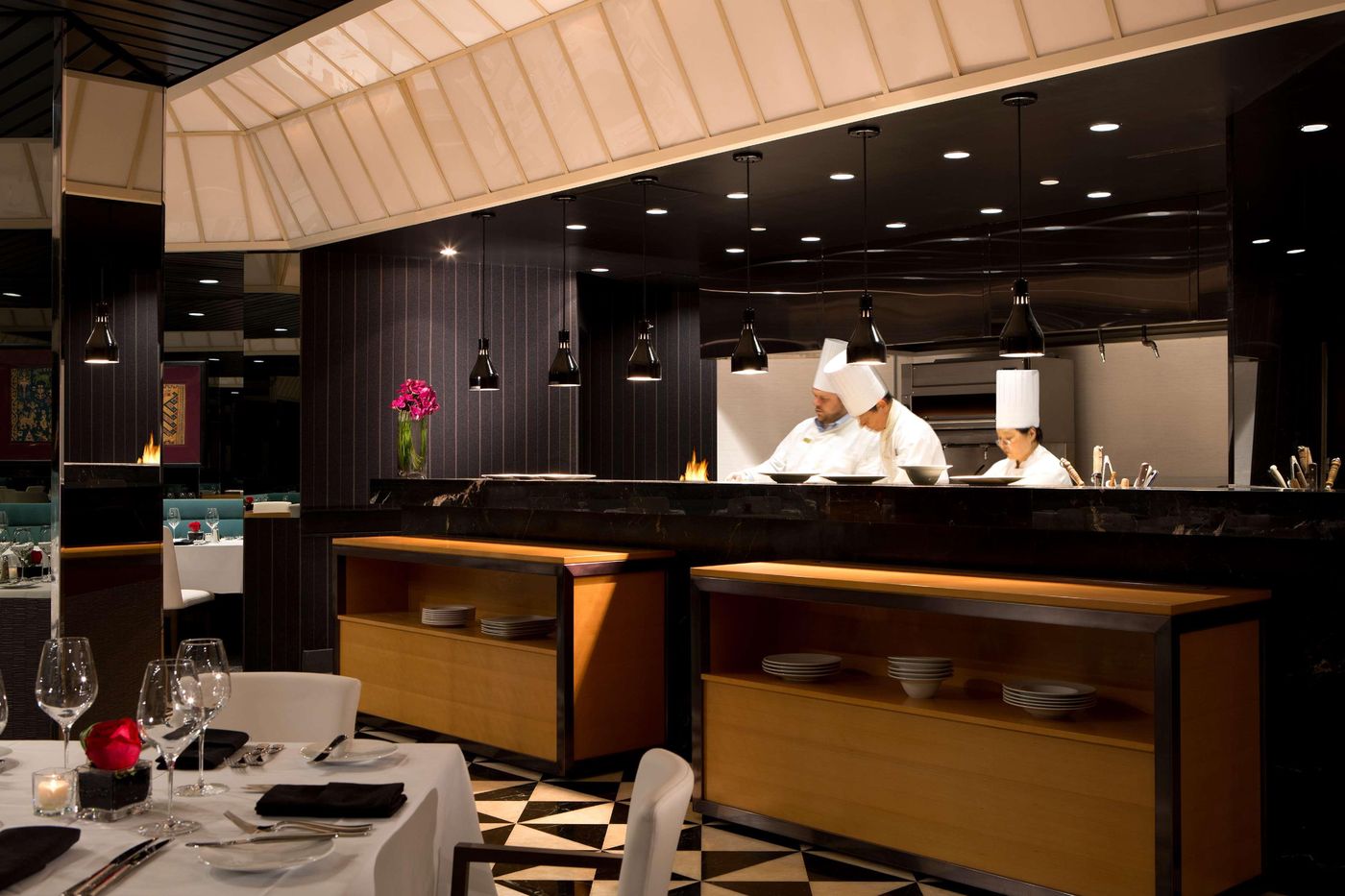 Millennium-Hilton-New-York-One-UN-Plaza-Restaurant-82