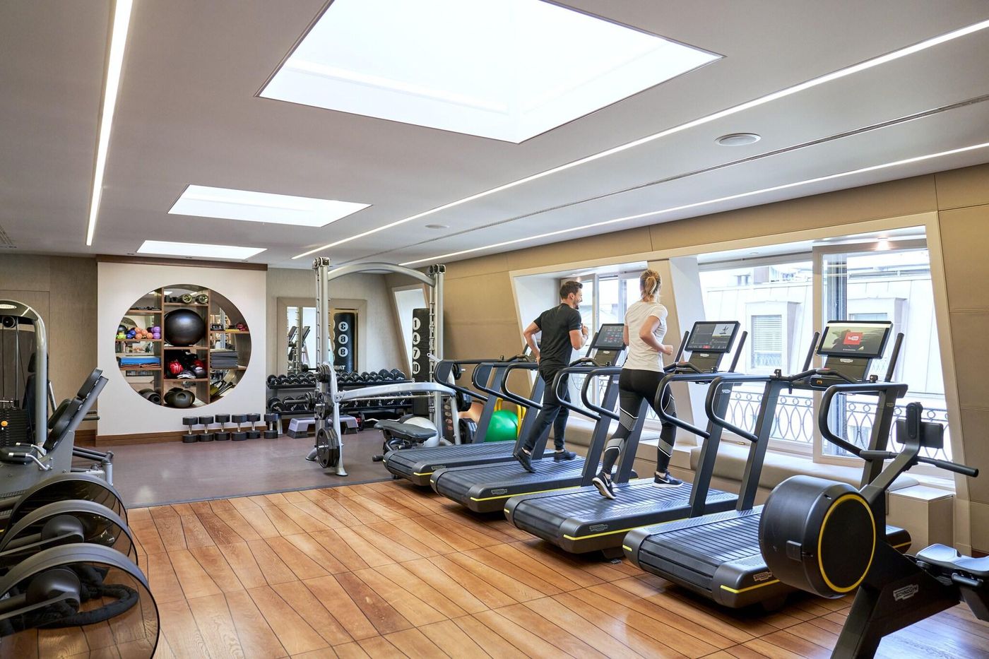 Four-Seasons-Hotel-Geneva-Sports-and-Entertainment-89