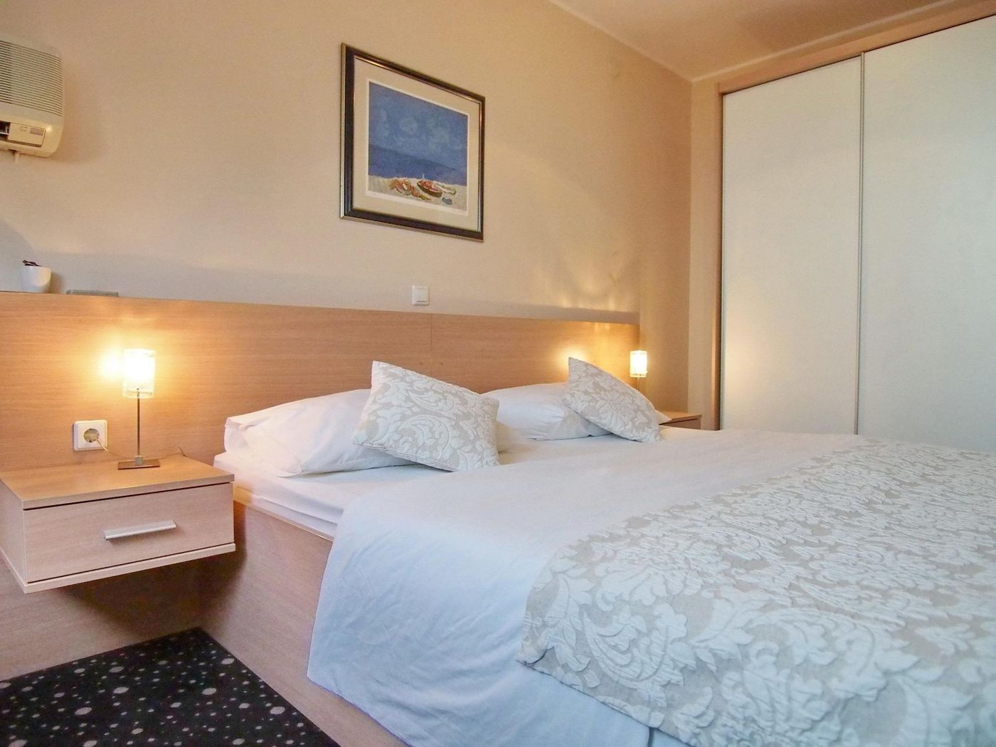 Apartments-Ivusic-Room-7