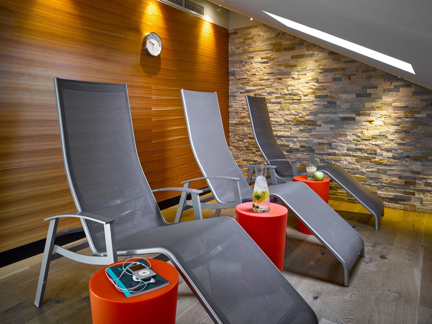 K-K-Hotel-am-Harras-Sports-and-Entertainment-8