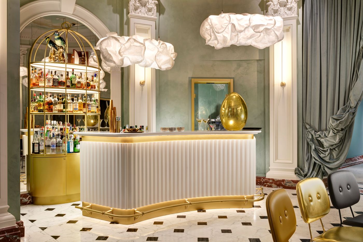 Leon-s-Place-Hotel-Bar-3