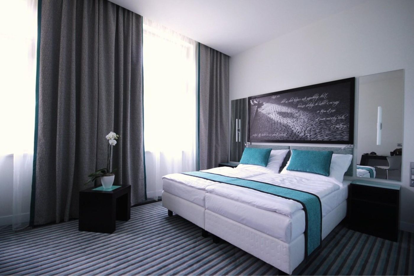 Red---Blue-Design-Room-6