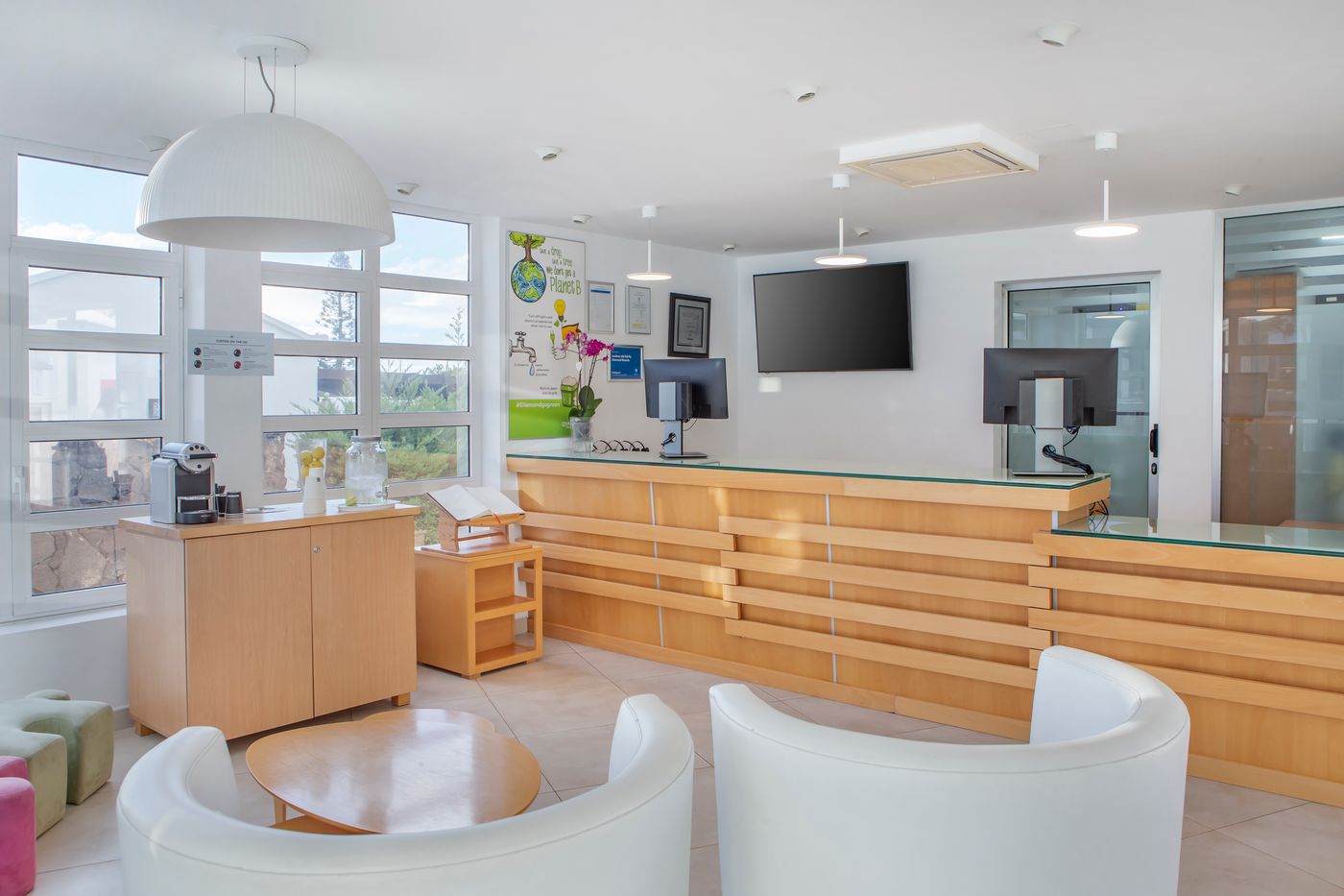 Jardines-del-Sol-Lobby-32