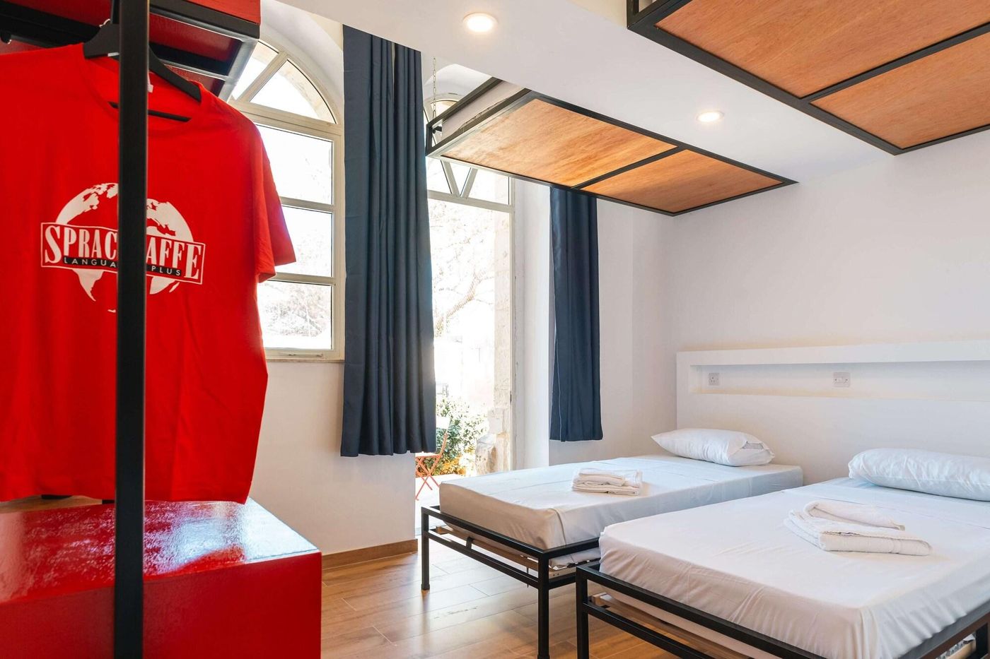 Sprachcaffe-International-Aparthotel-Pembroke-Room-61