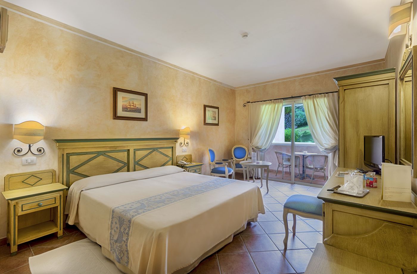 Colonna-Resort-Room-16
