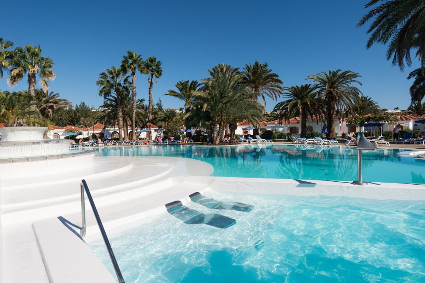 Suite-Hotel-Jardin-Dorado-Pool-1