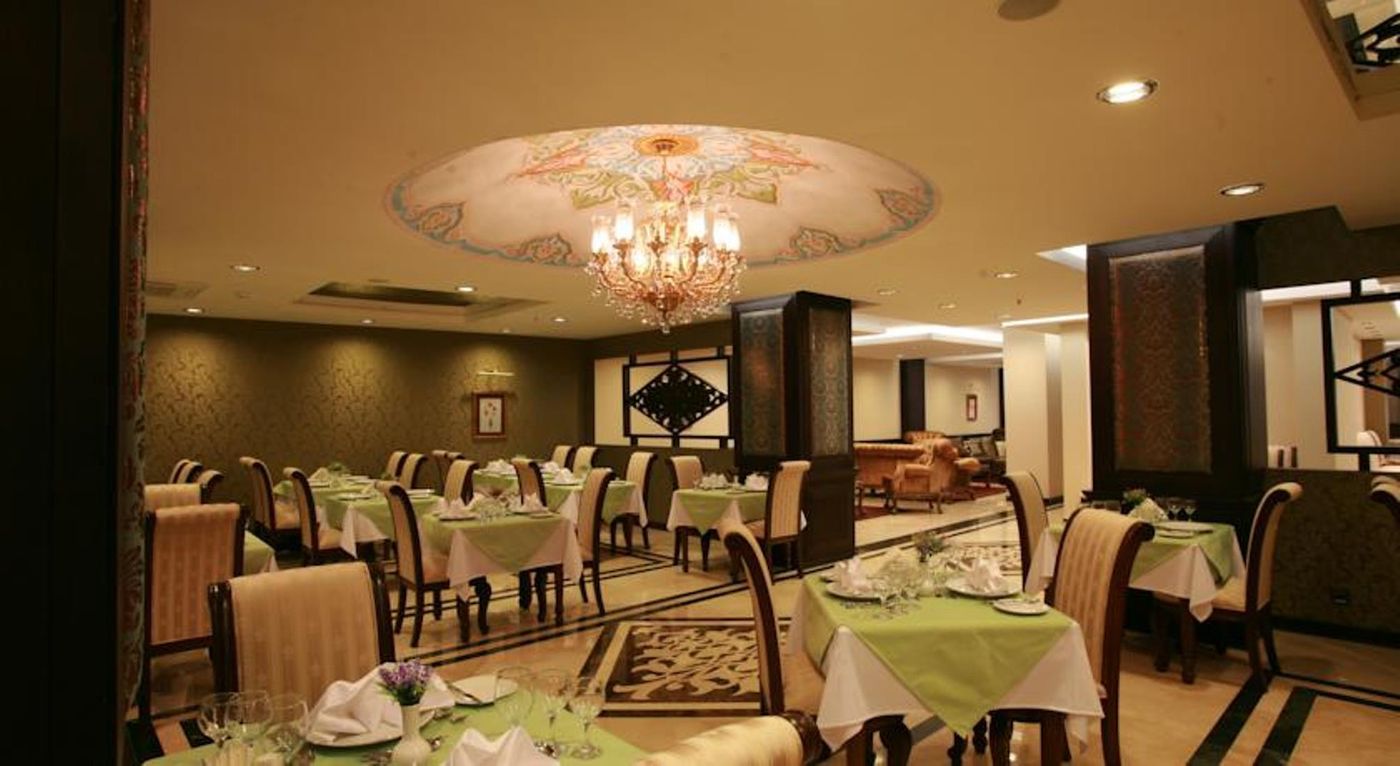 Maywood-Restaurant-8