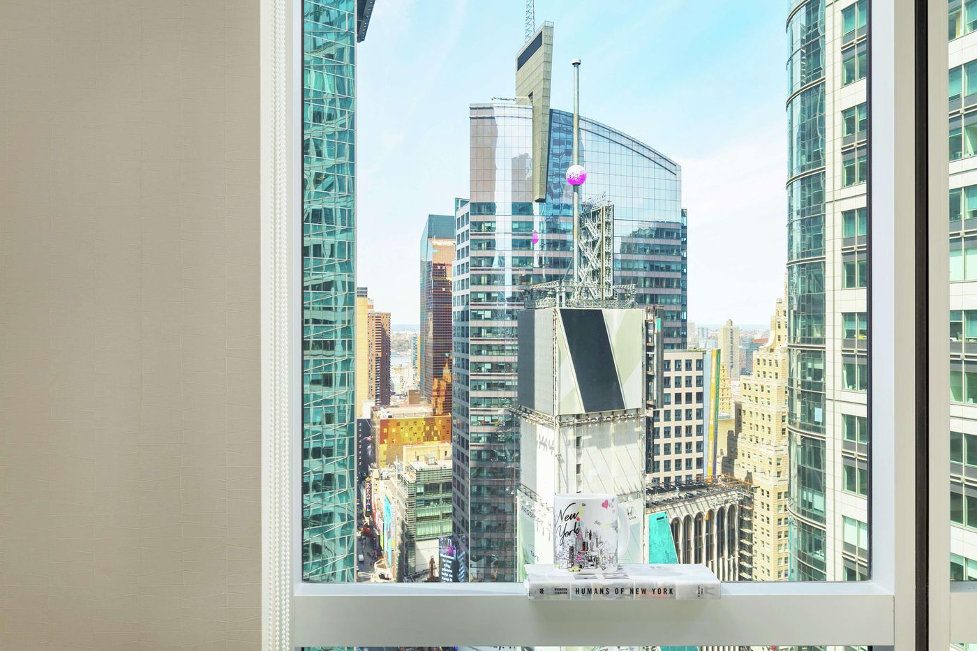 Hilton-Garden-Inn-New-York-Times-Square-Central-Room-38