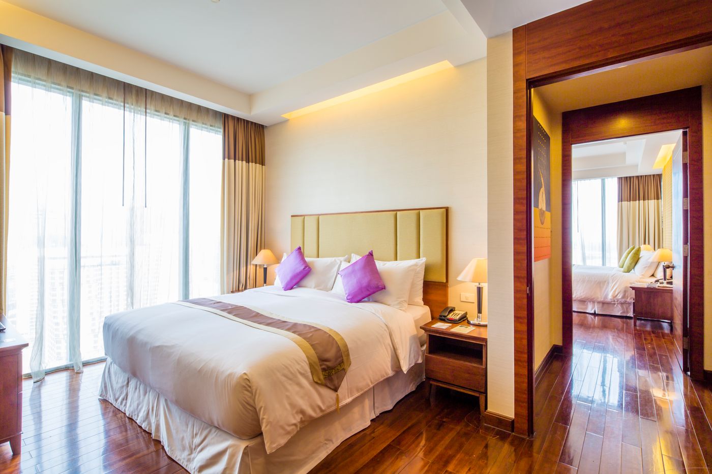 Column-Bangkok-Room-30