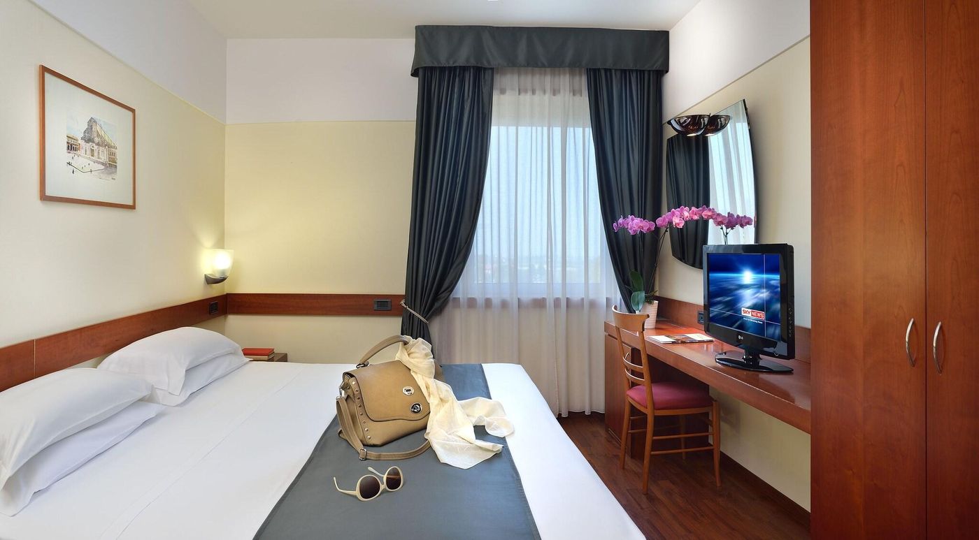 Hotel Bologna Airport - Italy - Bologna - Room - 9