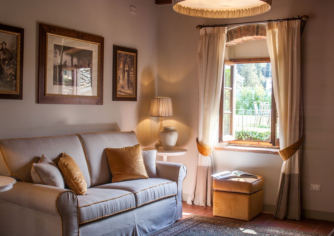 Relais-Villa-Olmo-Food-and-Wine-Resort-Room-3