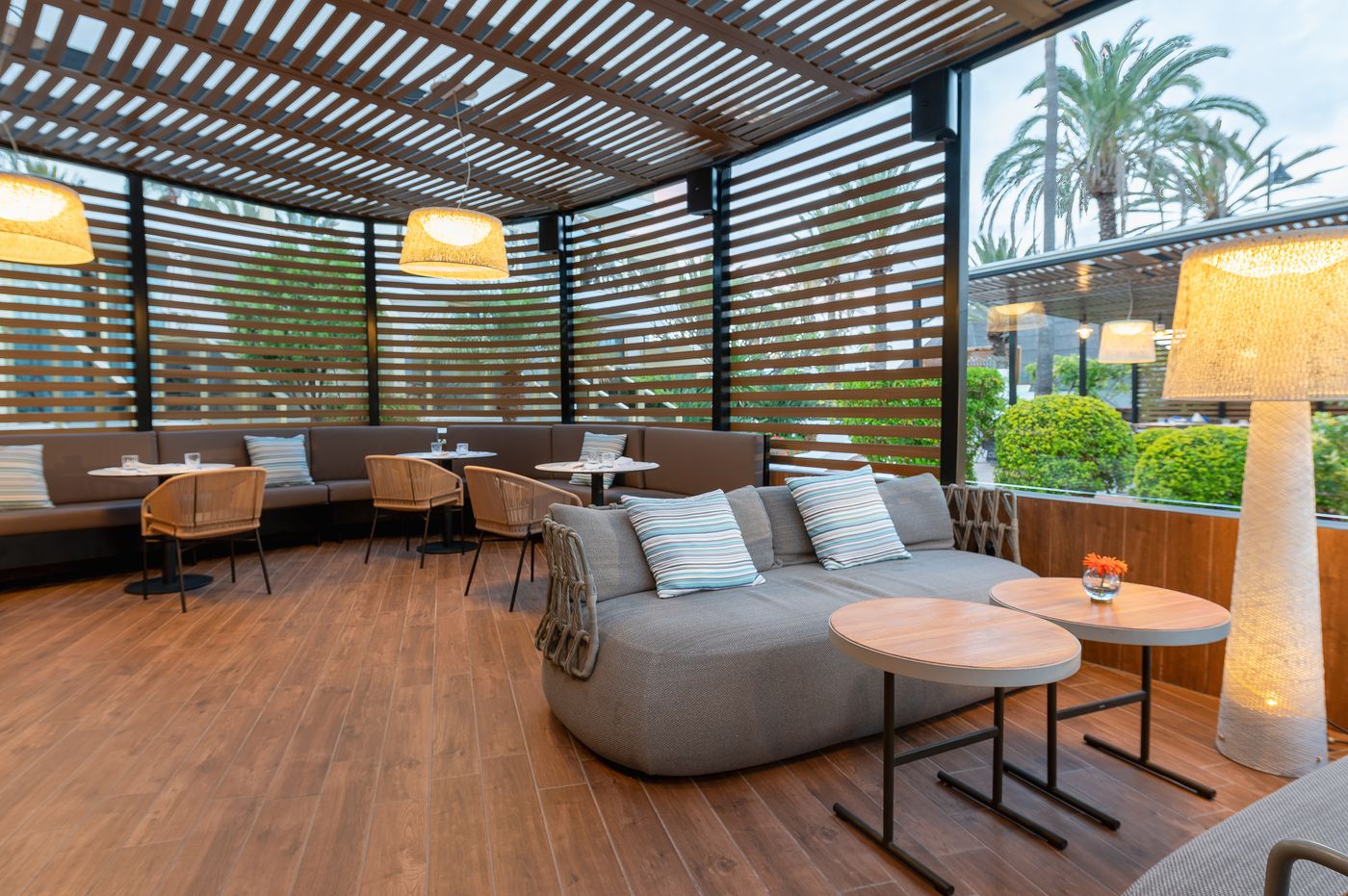 Hotel-Sir-Anthony-Terrace-12