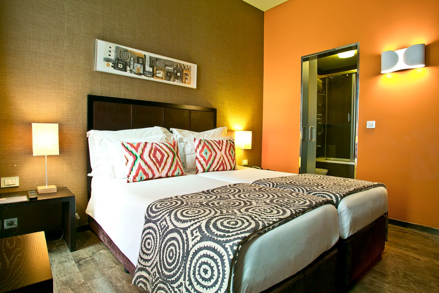 Internacional-Design-Hotel-Room-3