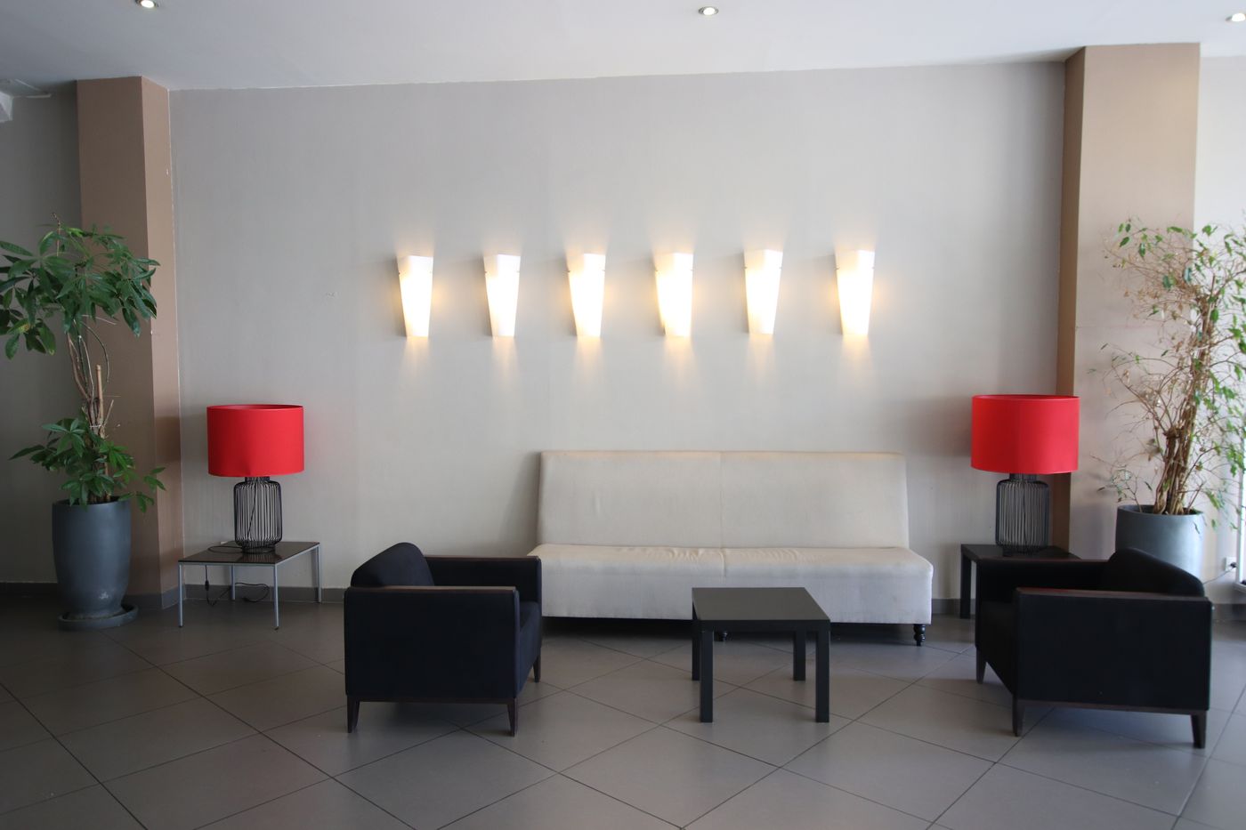 Ohtels-Campo-De-Gibraltar-Lobby-29