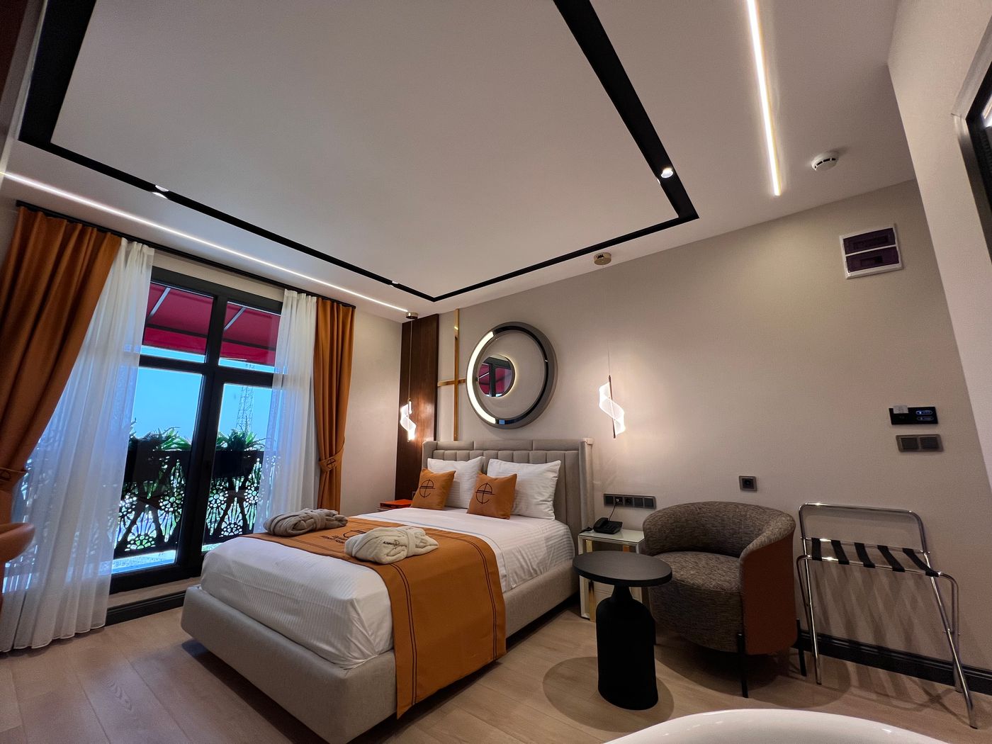 Elysian-Airport-Hotel-Room-30