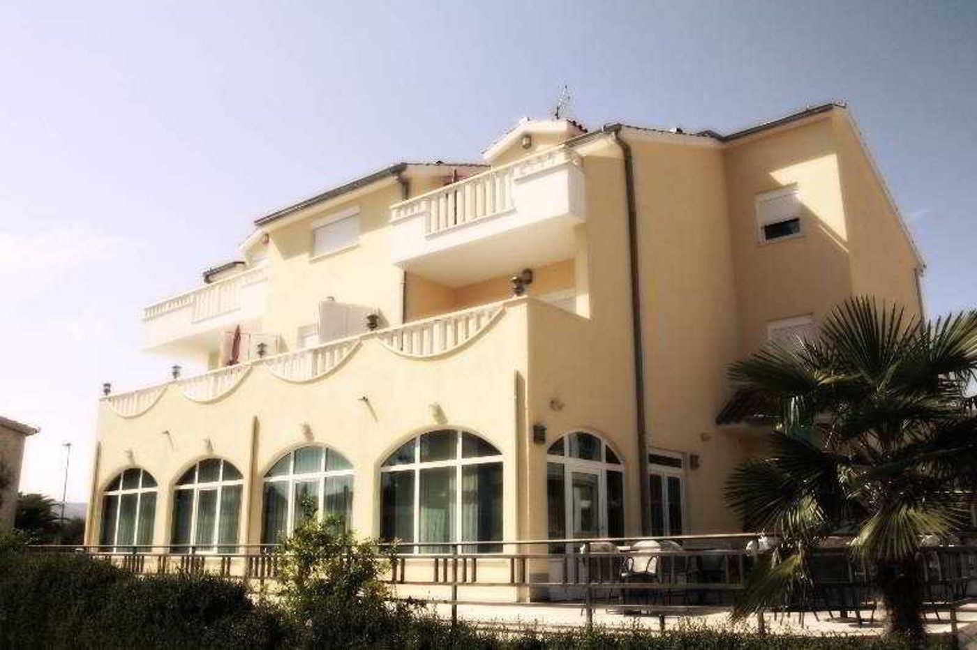 Adria-Croatia-KASTEL STAFILIC-General view-1