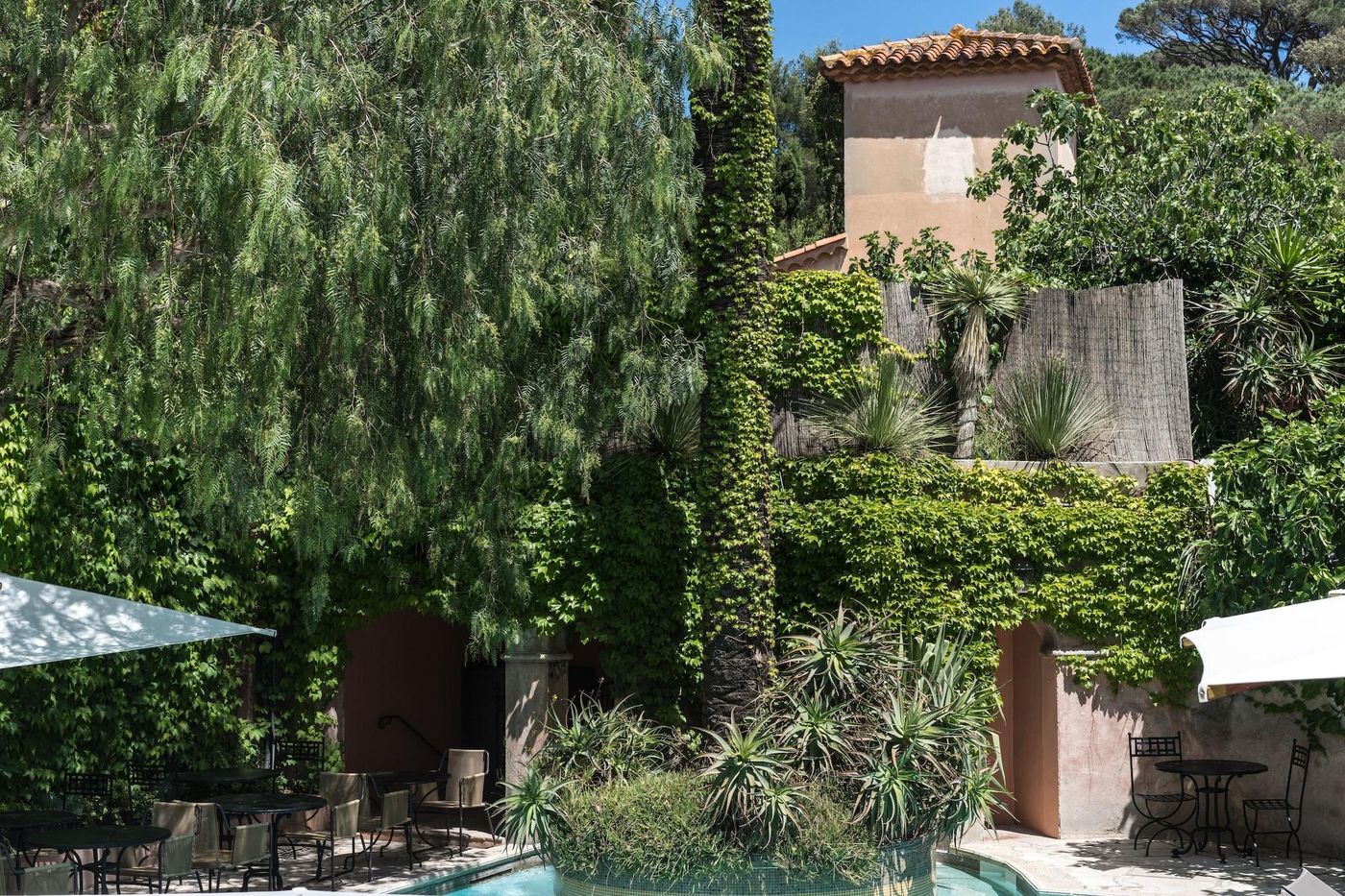 Hotel-Restaurant-Le-Yaca-General-view-6