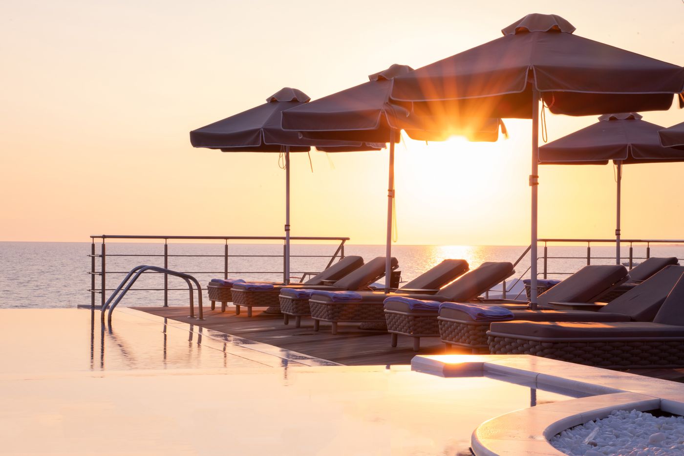 Pomegranate-Spa-Pool-73