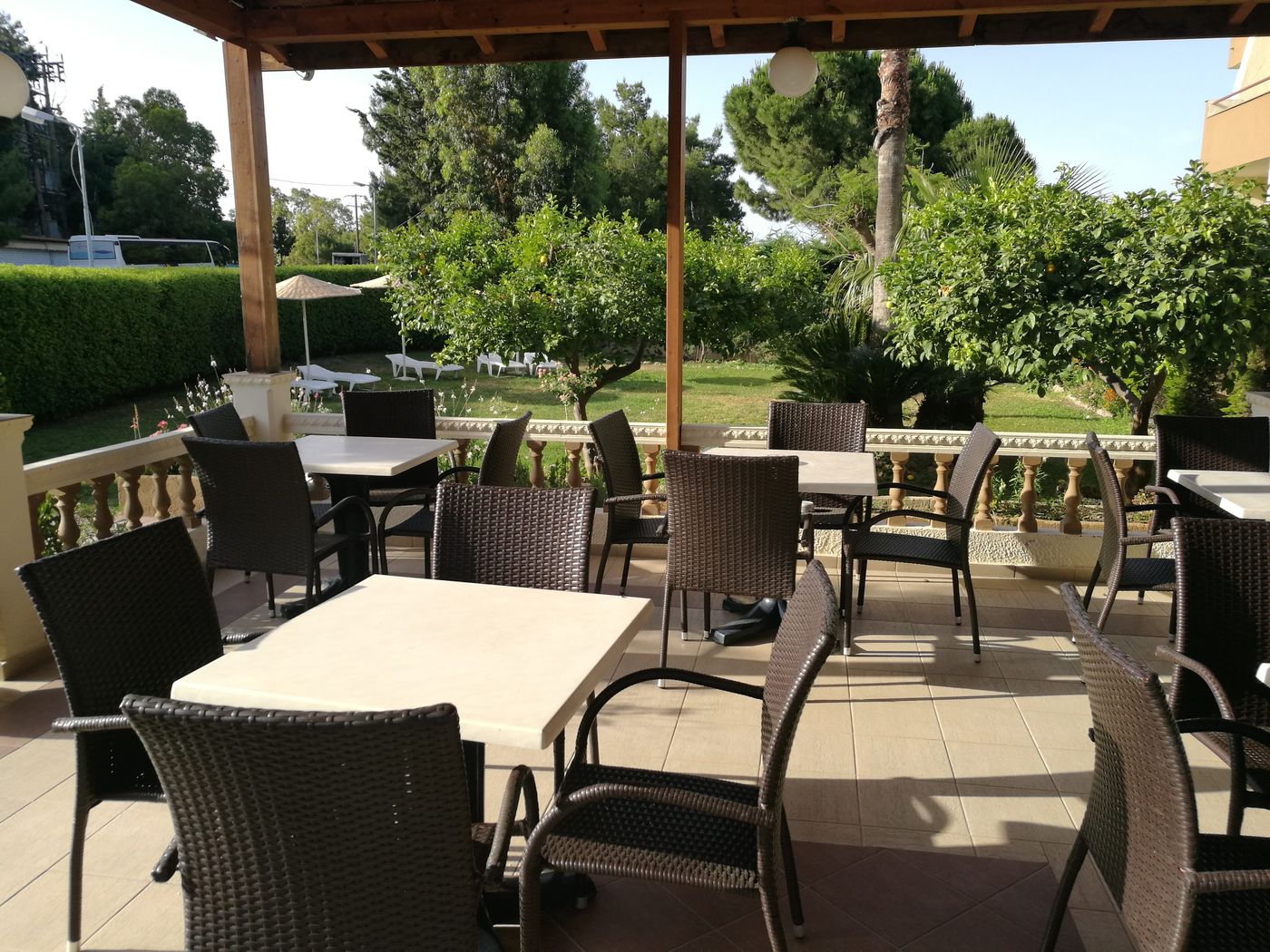 Golden-Days-Aparthotel-Bar-9