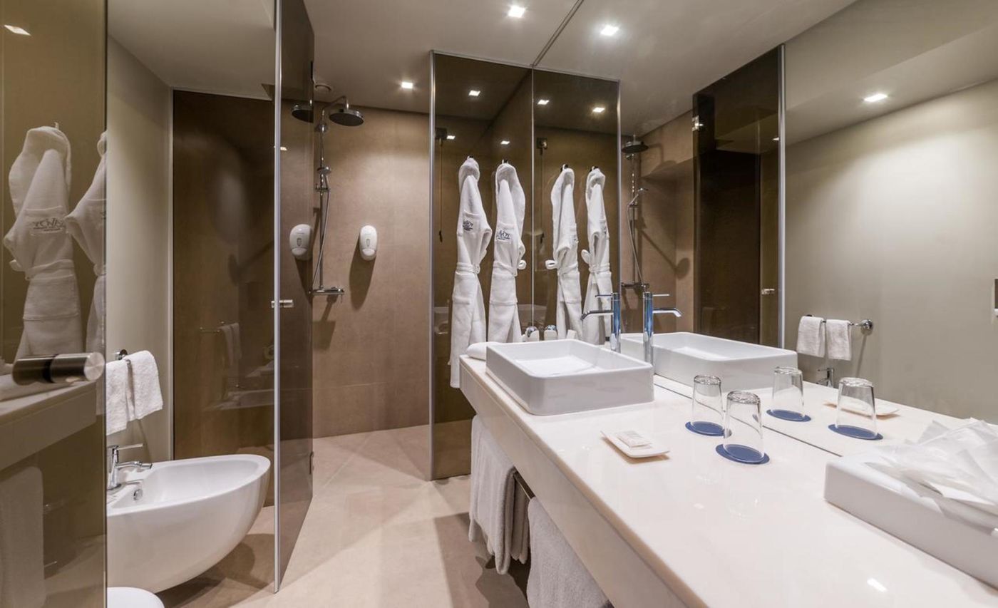 TUI-Blue-Gardens-Adults-Only-Savoy-Signature-Room-39