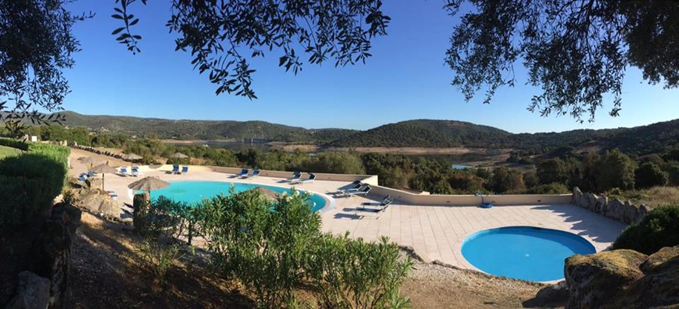 Hotel-Relais-Valkarana-Pool-8