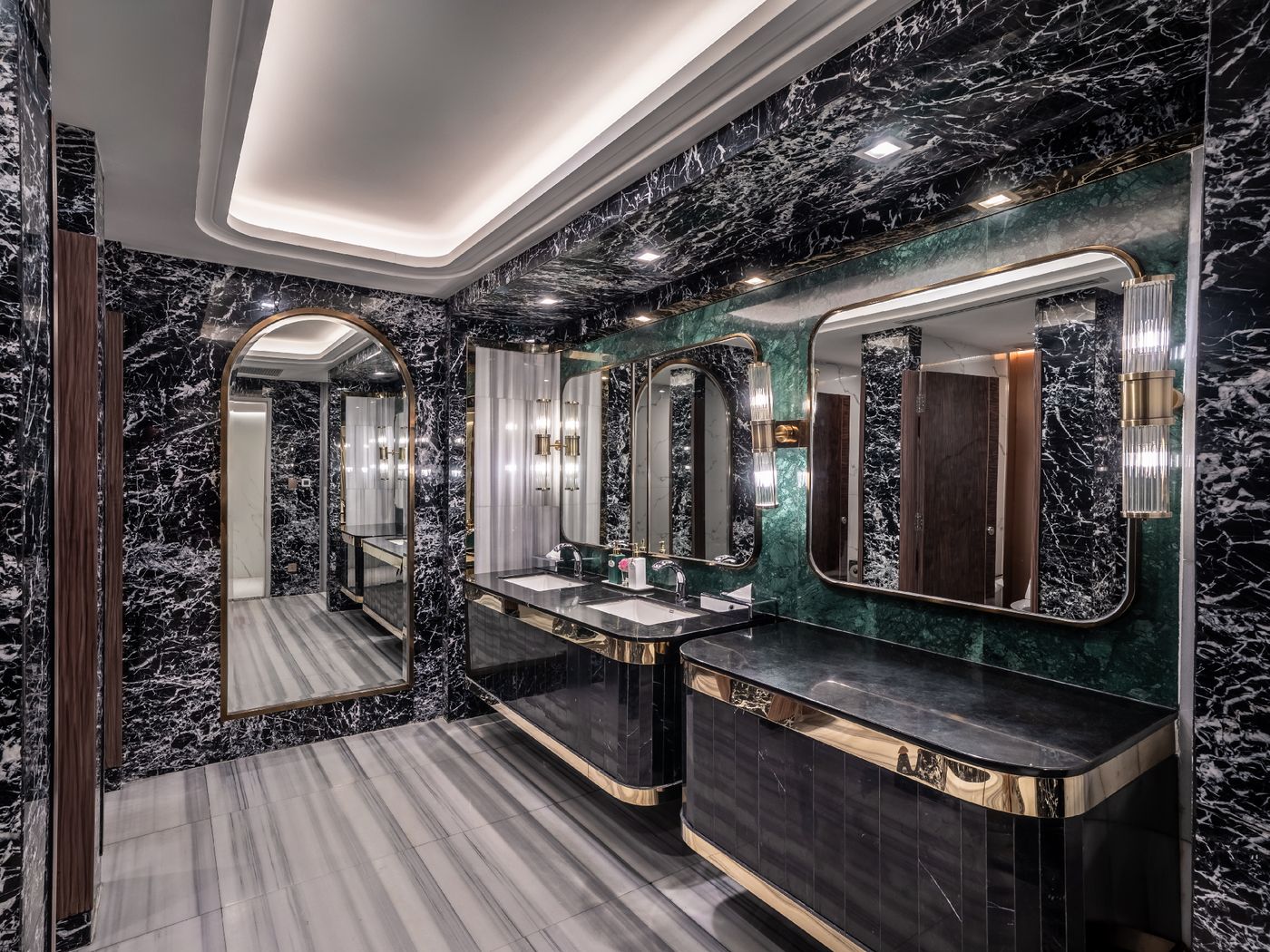 Aira-Hotel-Bangkok-Lobby-56