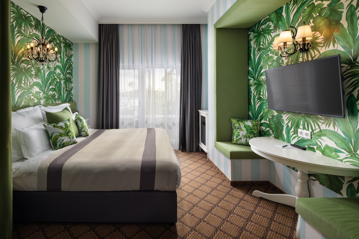 Mystery-Hotel-Budapest-Room-15