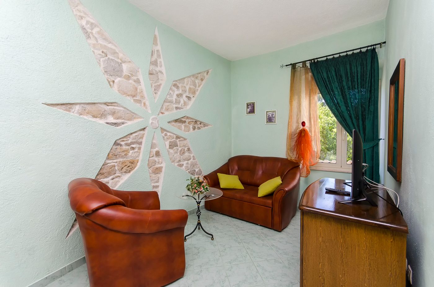 Palace-Derossi-Room-43