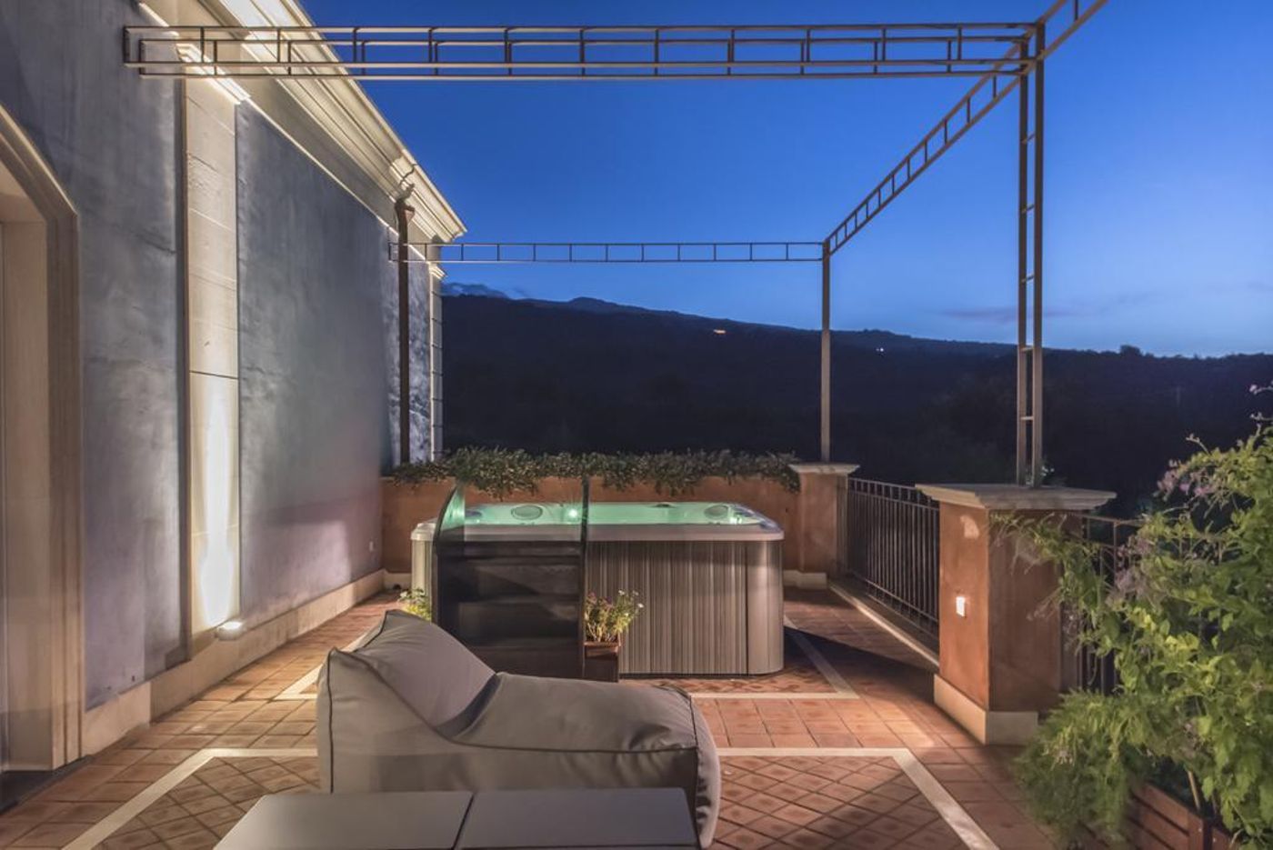 Villa-Neri-Resort-and-Spa-General-view-9