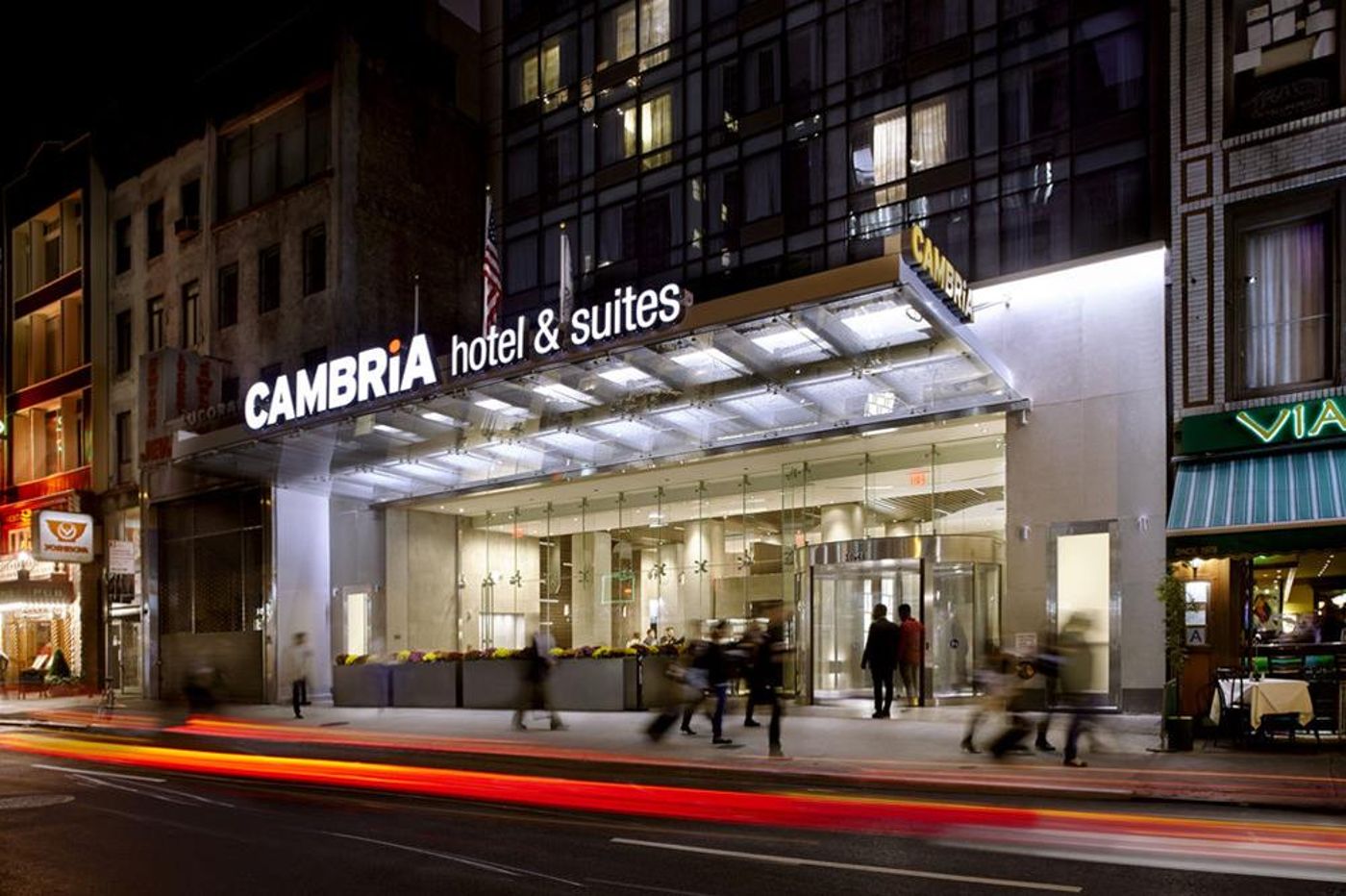 Hilton-Garden-Inn-New-York-Times-Square-North-General-view-54