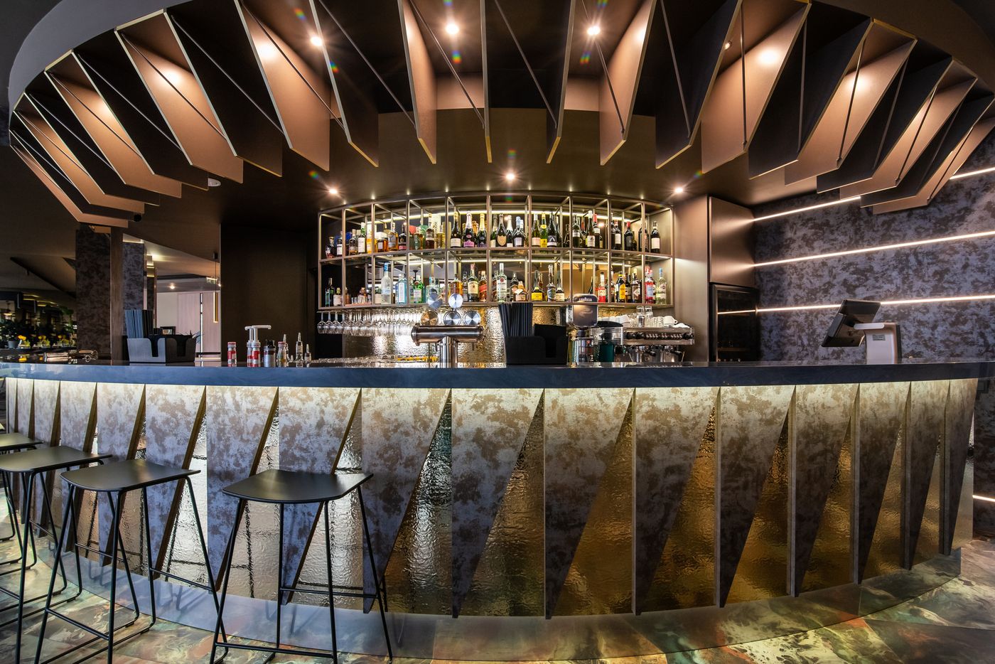 Conti-Lithuania-VILNIUS-Bar-4